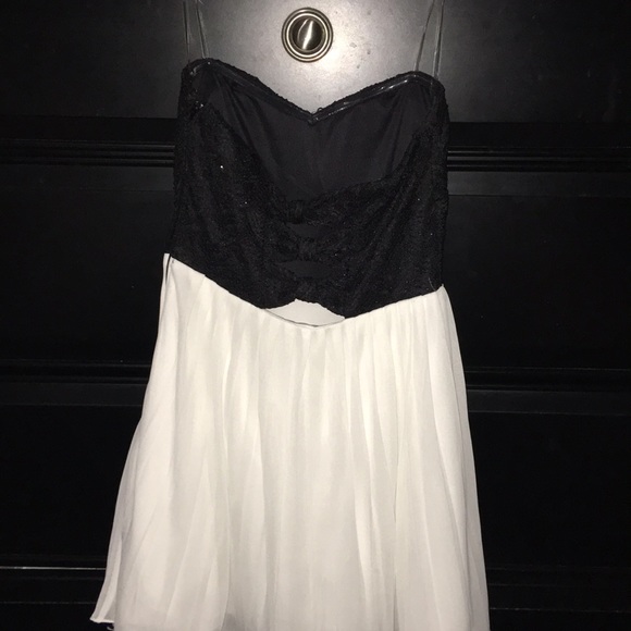 Short flowy dress - Picture 4 of 4